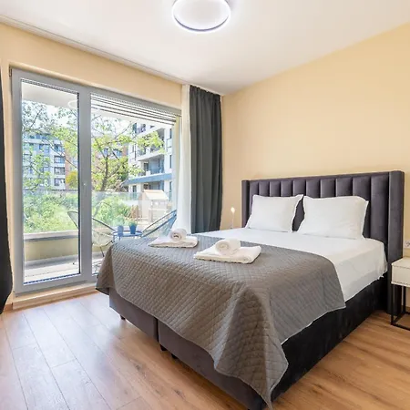 In Complex Elysia Garden Апартаменти *